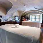 Castello Di Отель