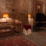 Castello Di Отель