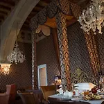 Castello Di Отель