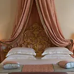 Отель Castello Di 5*