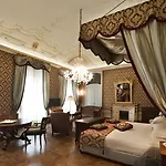 Castello Di Гуарене