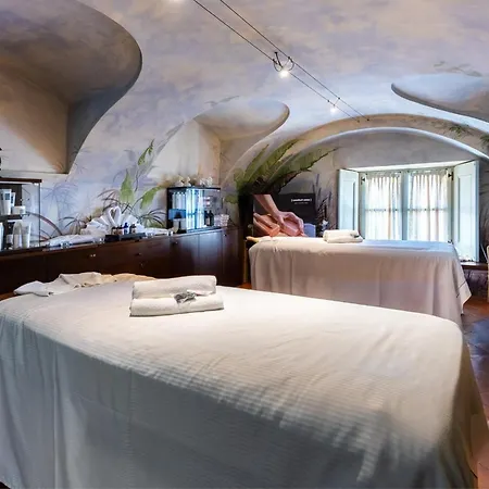 Castello Di Отель