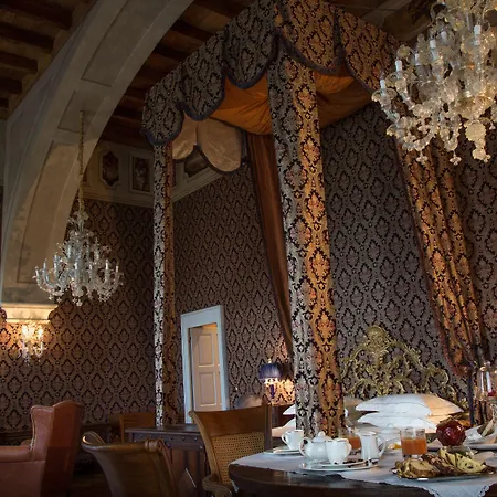 Castello Di Hotel