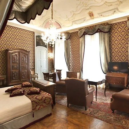 Hotel Castello Di Guarene