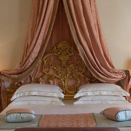 Отель Castello Di 5*