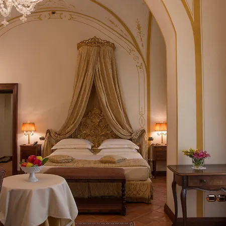 Szálloda Castello Di 5*