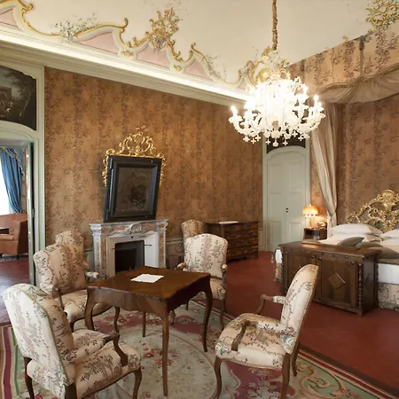 Отель Castello Di 5*