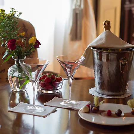 Отель Castello Di