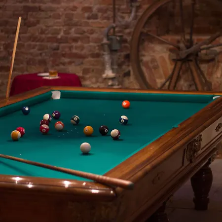 호텔 Castello Di 5*