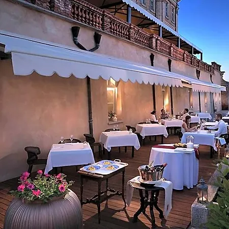 Castello Di Ξενοδοχείο Guarene