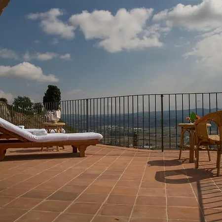 Отель Castello Di