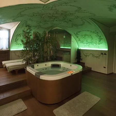 Hotel Castello Di Guarene
