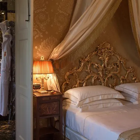 호텔 Castello Di 5*