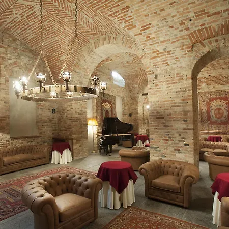 Castello Di Hotel
