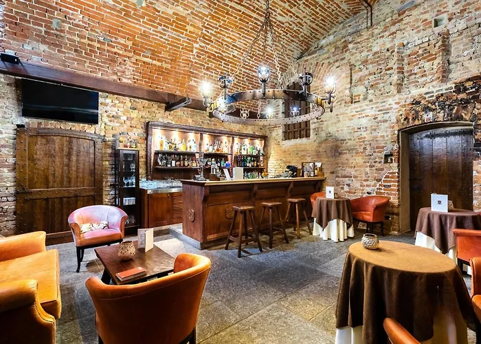 فندق Castello Di 5*