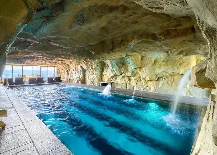 Castello Di Hotel Guarene