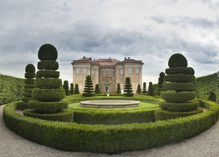 Castello Di Hotel Guarene