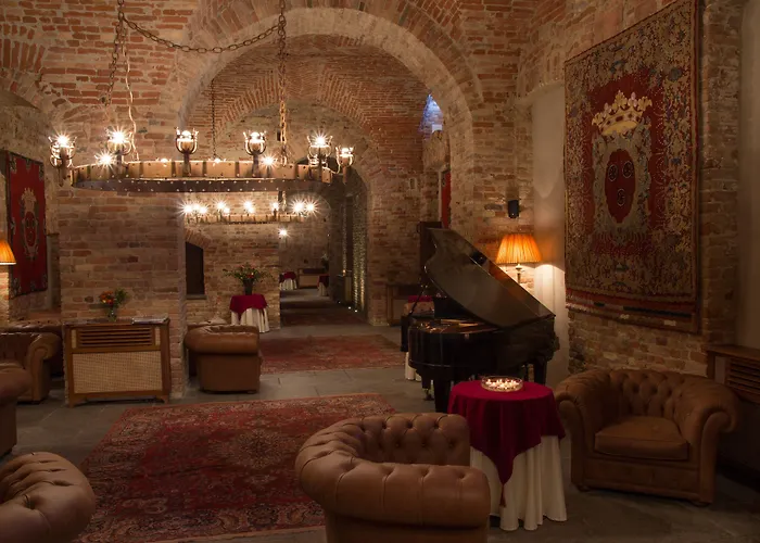 فندق Castello Di 5*