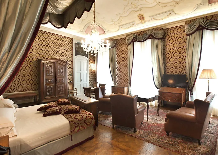 Hotel Castello Di Guarene