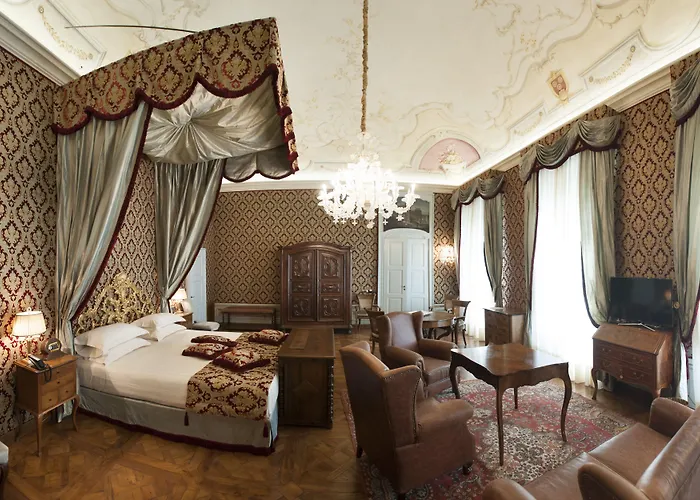 Castello Di فندق Guarene