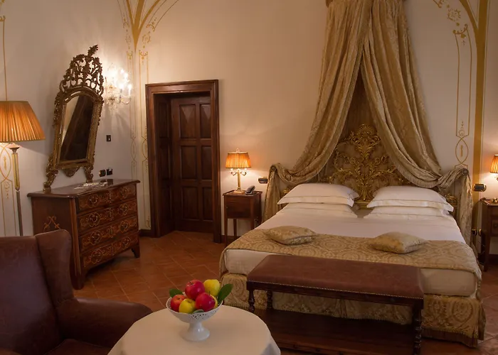 Castello Di فندق Guarene