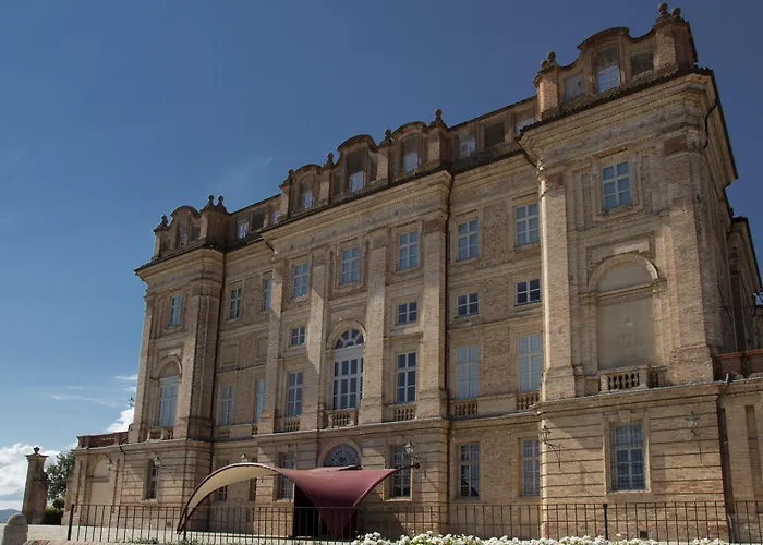 Castello Di فندق Guarene