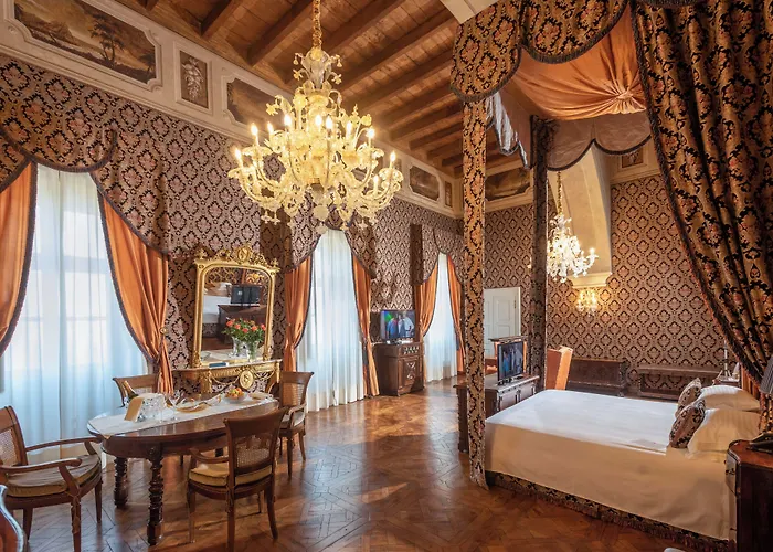 Castello Di Hotel Guarene