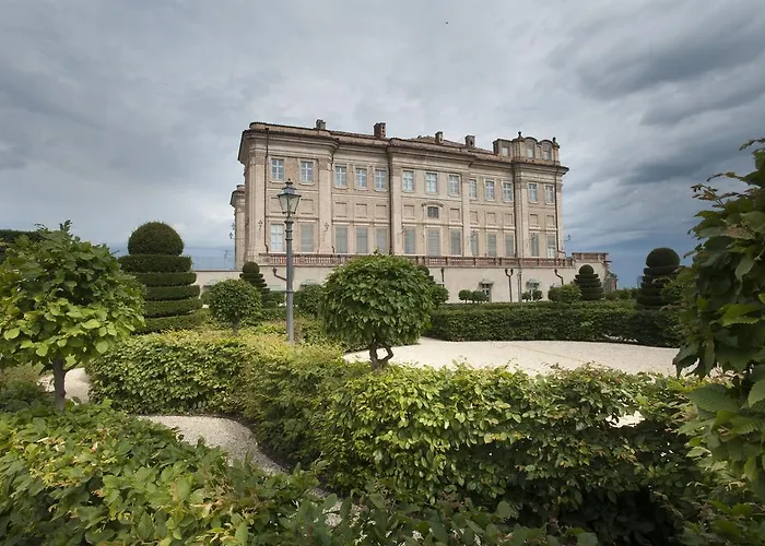 فندق Castello Di Guarene